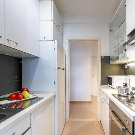 Sunset Free Parking Apartment